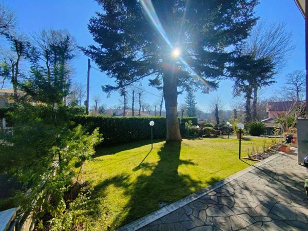 casa indipendente in vendita ad Ariccia