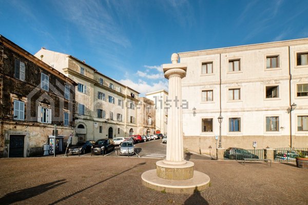 locale commerciale in vendita ad Ariccia