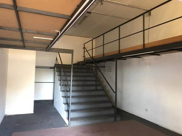 locale commerciale in vendita ad Ariccia