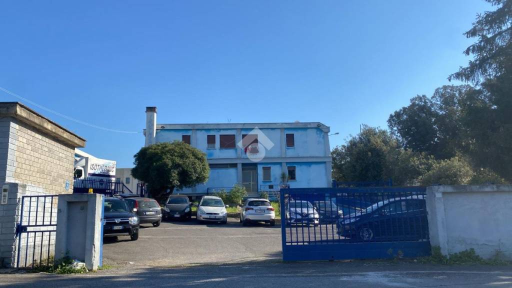 locale commerciale in vendita ad Ariccia