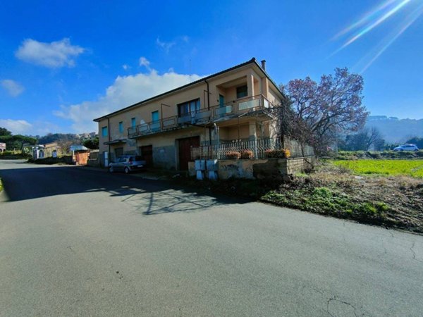 casa indipendente in vendita ad Ariccia