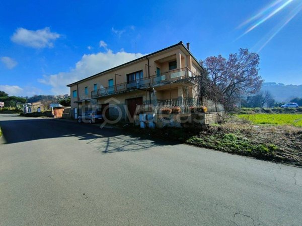 casa indipendente in vendita ad Ariccia
