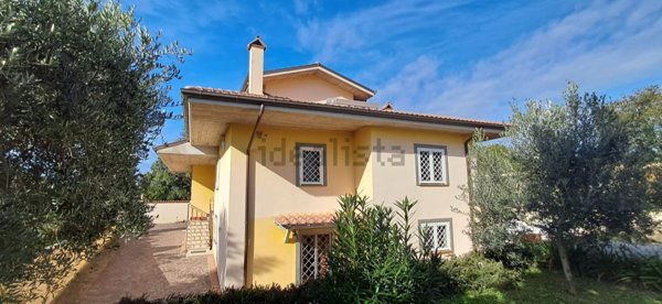 casa indipendente in vendita ad Ariccia
