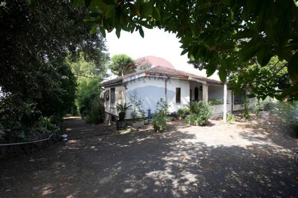 casa indipendente in vendita ad Ariccia