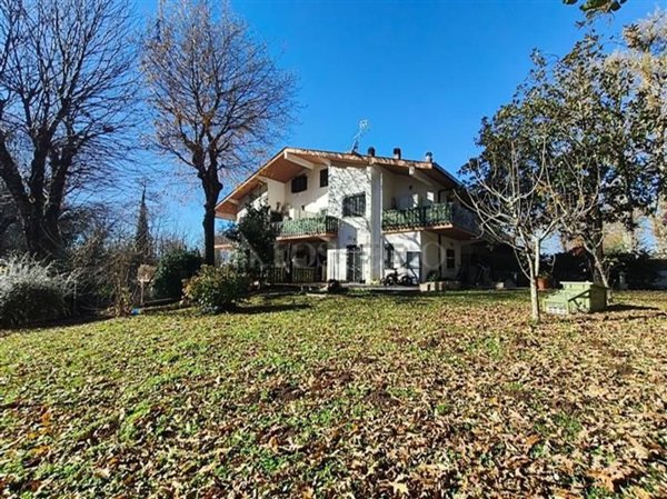 casa indipendente in vendita ad Ariccia
