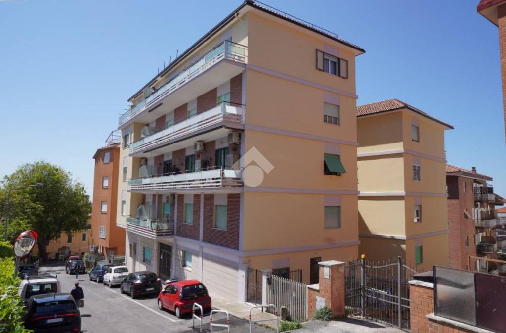 casa indipendente in vendita ad Ariccia