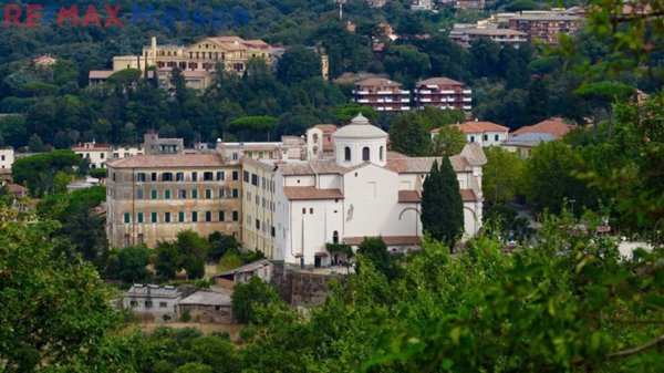 casa indipendente in vendita ad Ariccia