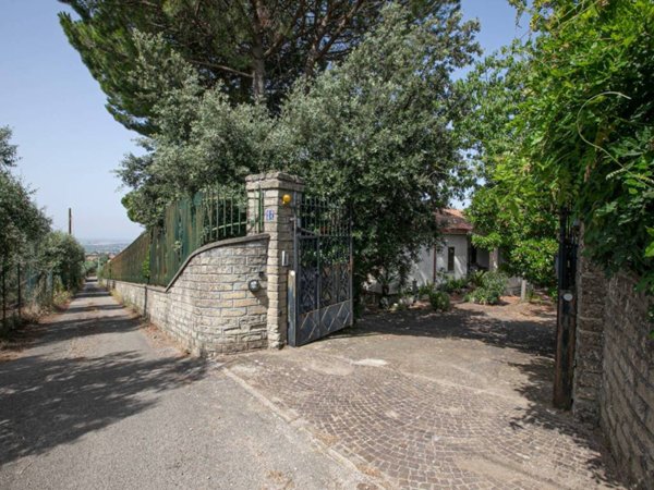 casa indipendente in vendita ad Ariccia