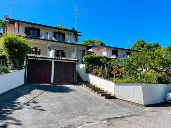 casa indipendente in vendita ad Ariccia