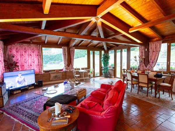 casa indipendente in vendita ad Ariccia