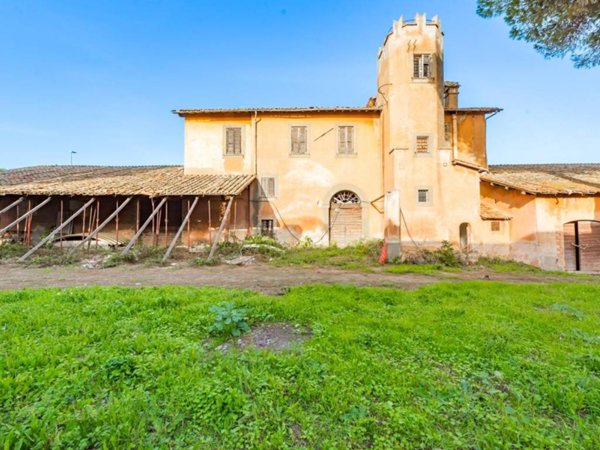 casa indipendente in vendita ad Ariccia in zona Fontana di Papa
