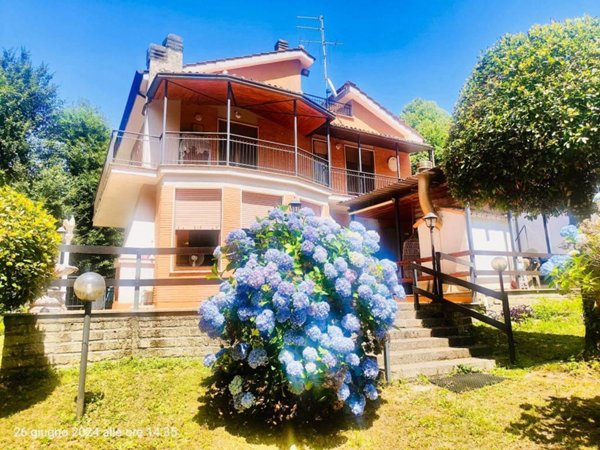 casa indipendente in vendita ad Ariccia