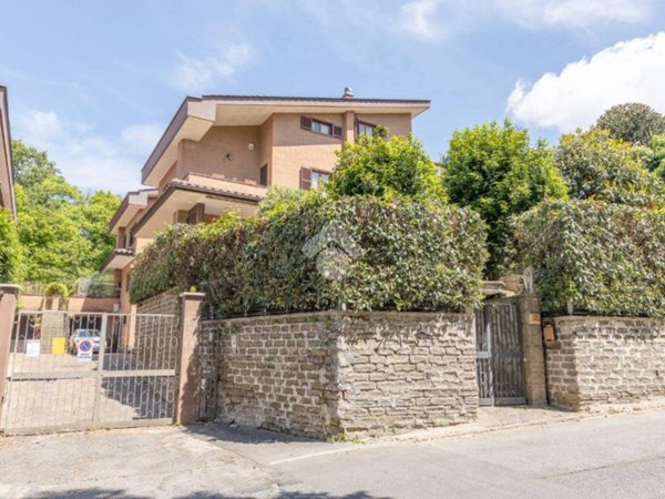 casa indipendente in vendita ad Ariccia
