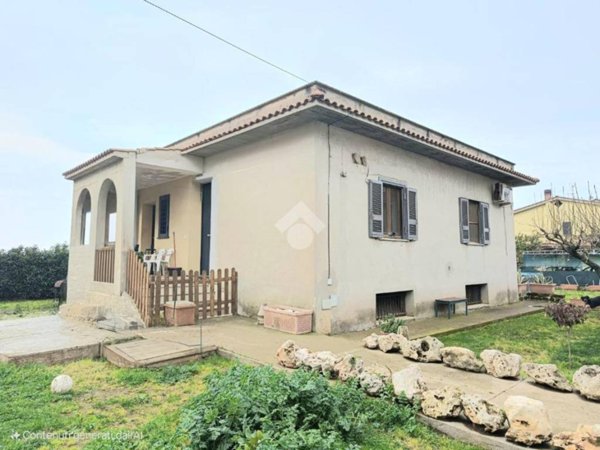 casa indipendente in vendita ad Ariccia in zona Fontana di Papa