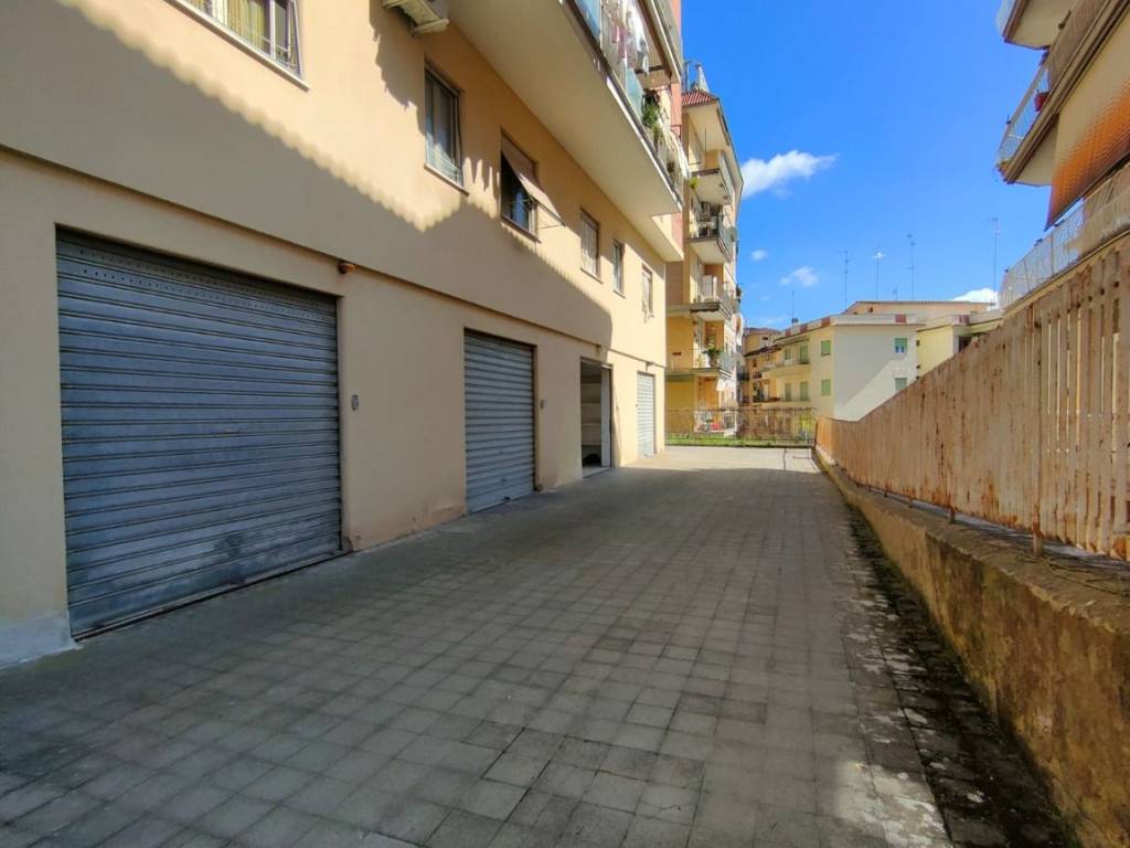 locale di sgombero in vendita ad Ariccia