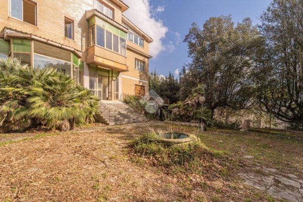 casa indipendente in vendita ad Ariccia