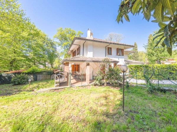 casa indipendente in vendita ad Ariccia