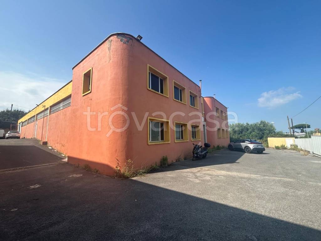 locale commerciale in vendita ad Ariccia