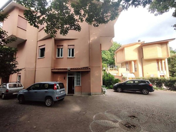 casa indipendente in vendita ad Ariccia