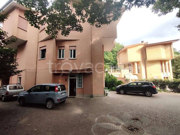 casa indipendente in vendita ad Ariccia