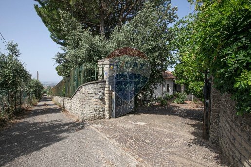 casa indipendente in vendita ad Ariccia
