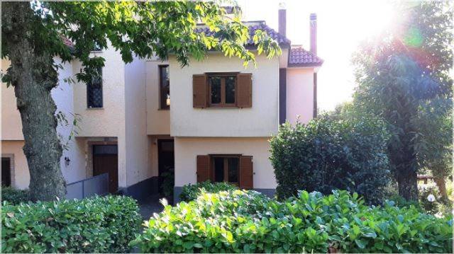 casa indipendente in vendita ad Ariccia