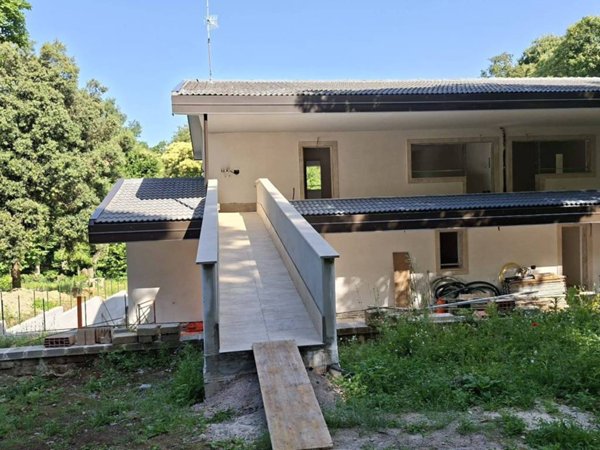 casa indipendente in vendita ad Ariccia