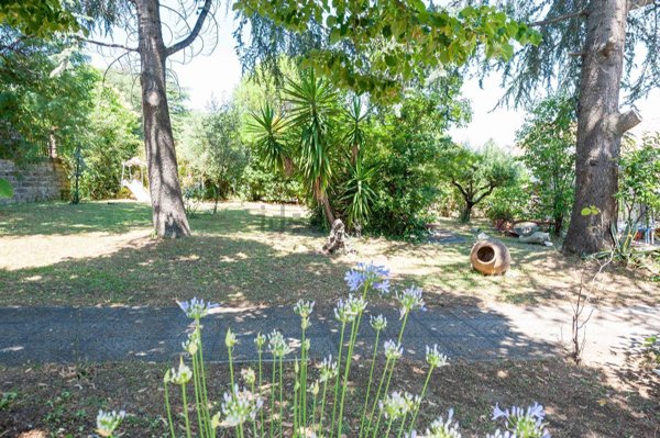 casa indipendente in vendita ad Ariccia