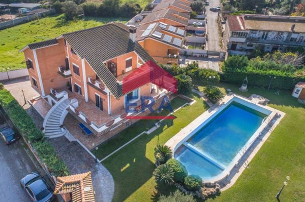 casa indipendente in vendita ad Ariccia