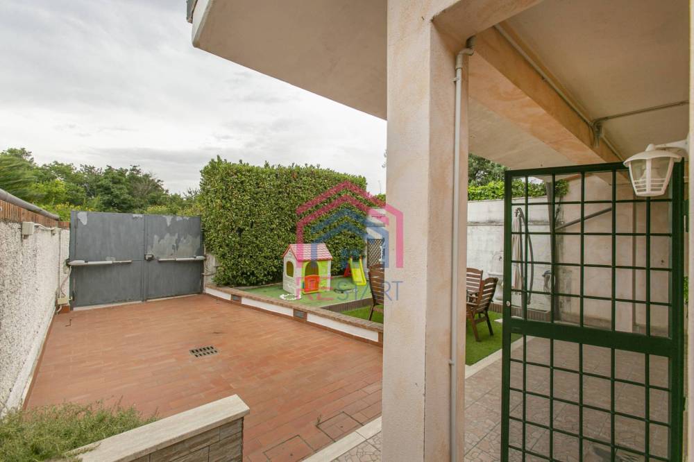casa indipendente in vendita ad Ariccia