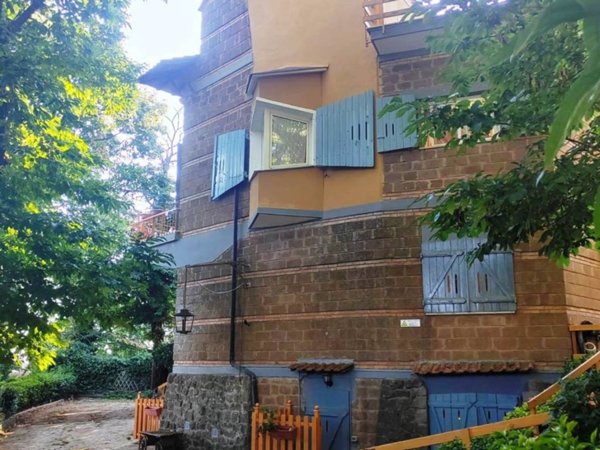 casa indipendente in vendita ad Ariccia