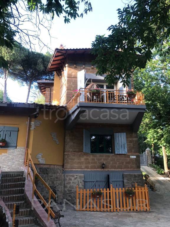 casa indipendente in vendita ad Ariccia