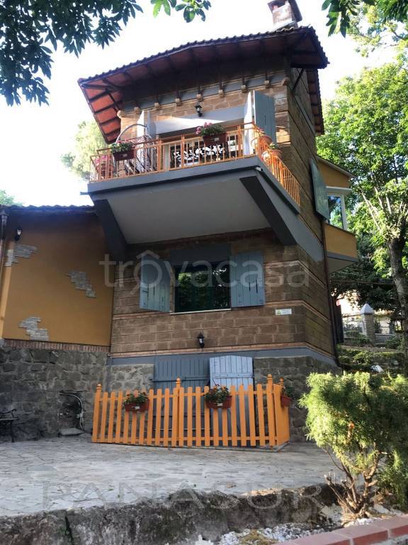 casa indipendente in vendita ad Ariccia