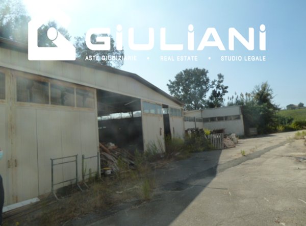 capannone in vendita ad Ariccia