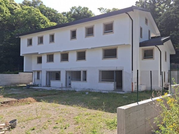 casa indipendente in vendita ad Ariccia