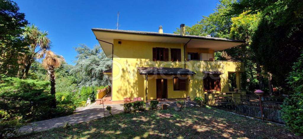 casa indipendente in vendita ad Ariccia