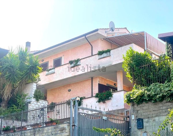 casa indipendente in vendita ad Ariccia