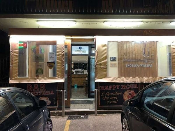 negozio in vendita ad Ariccia