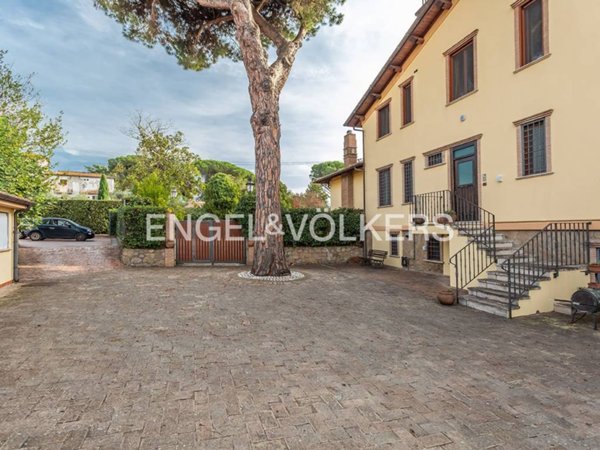 casa indipendente in vendita ad Ariccia