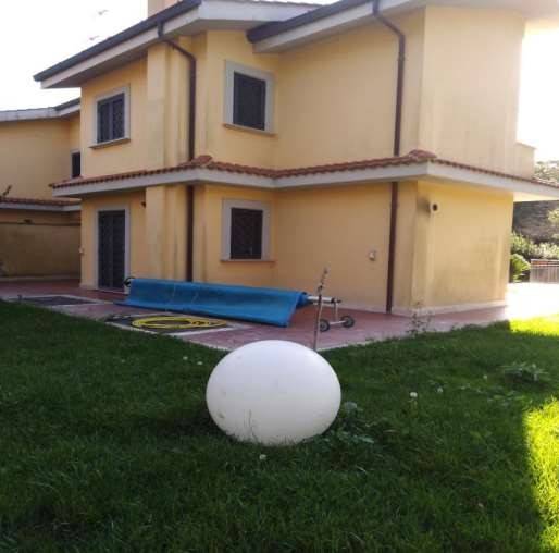 casa indipendente in vendita ad Ariccia