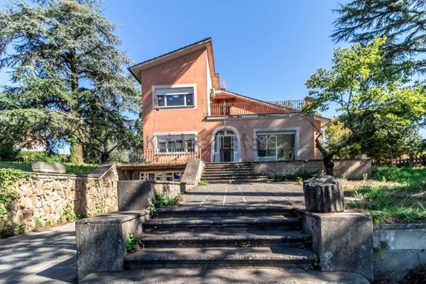casa indipendente in vendita ad Ariccia