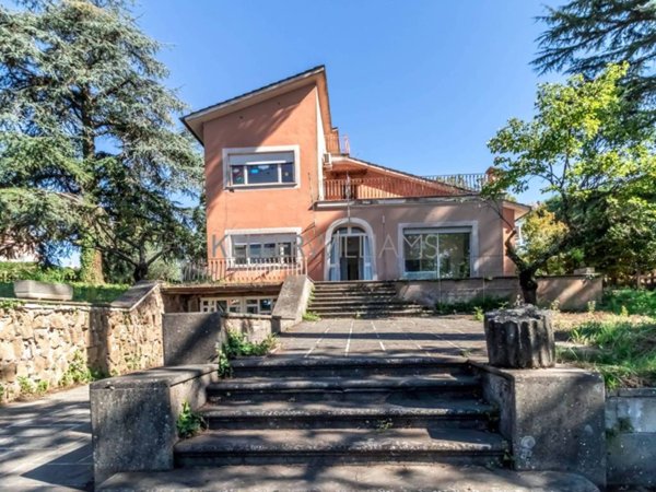 casa indipendente in vendita ad Ariccia