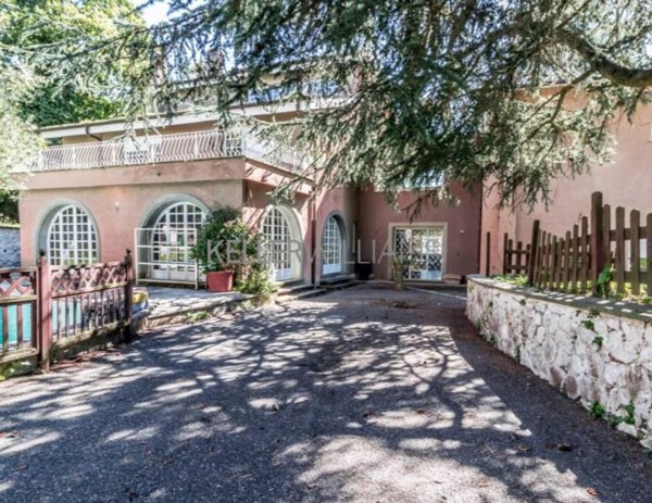 casa indipendente in vendita ad Ariccia