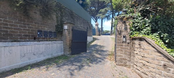 casa indipendente in vendita ad Ariccia