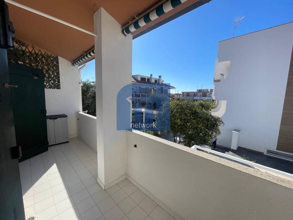 ufficio in vendita ad Ariccia