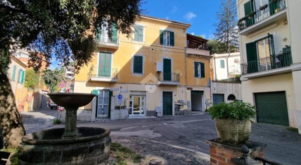 casa indipendente in vendita ad Ariccia