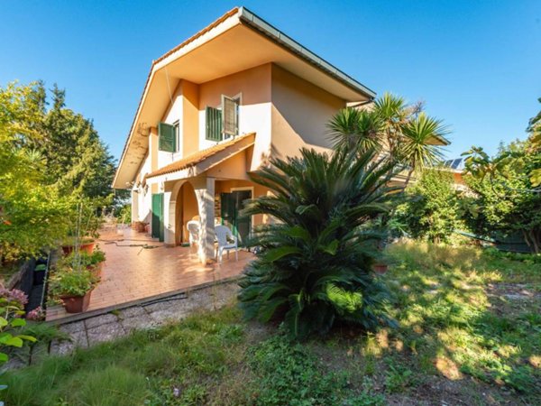 casa indipendente in vendita ad Ariccia