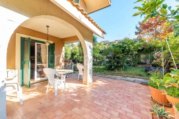 casa indipendente in vendita ad Ariccia