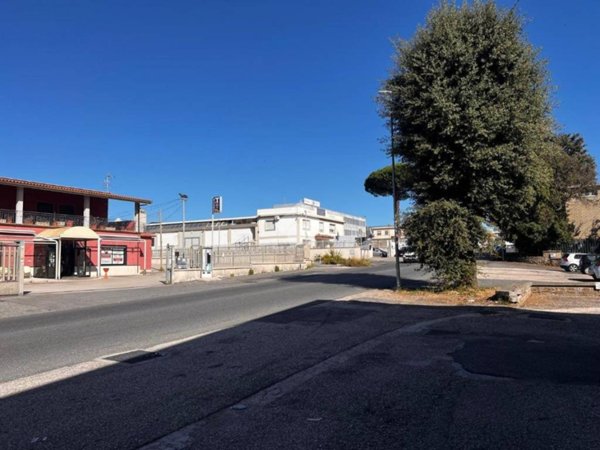 negozio in vendita ad Ariccia