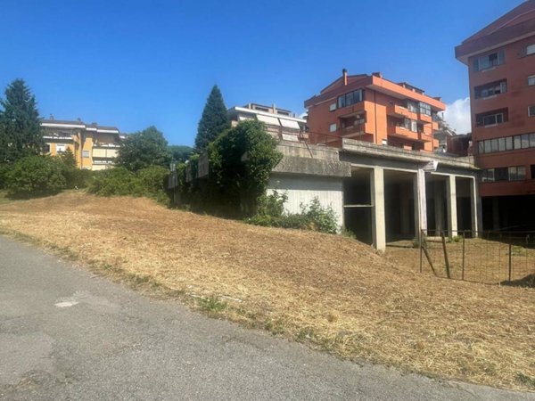 negozio in vendita ad Ariccia